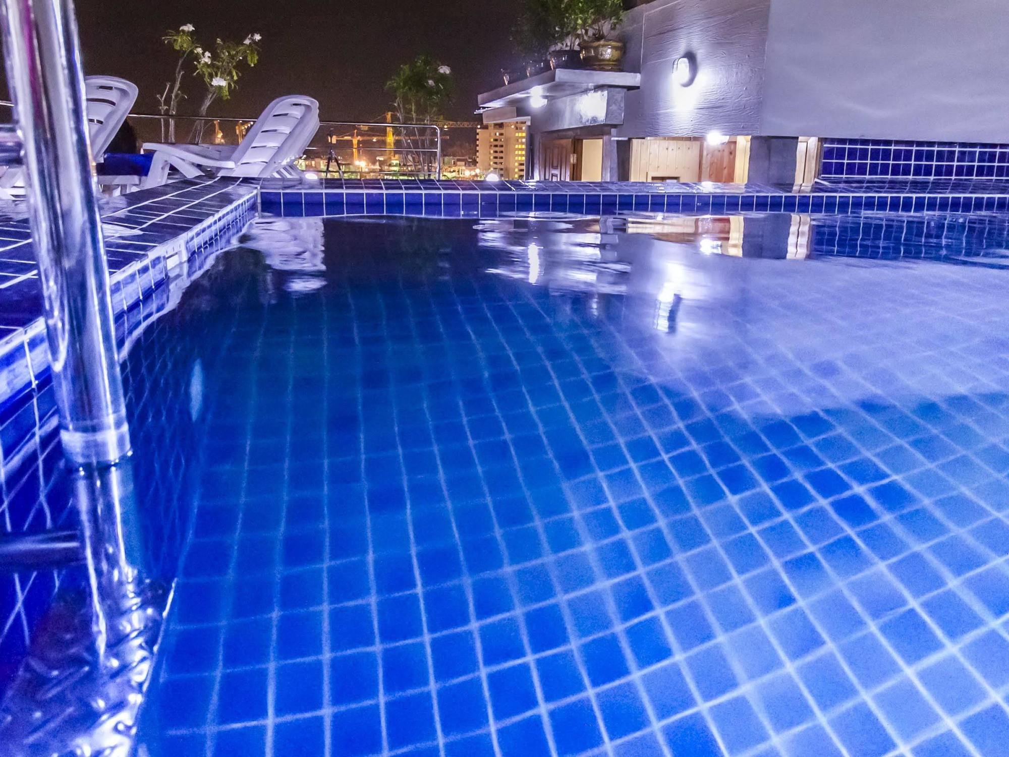 OYO 861 Patong Dynasty Hotel Zewnętrze zdjęcie