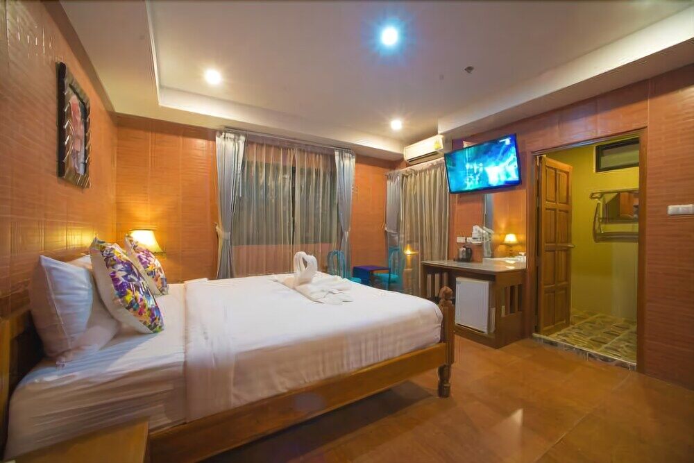 OYO 861 Patong Dynasty Hotel Zewnętrze zdjęcie